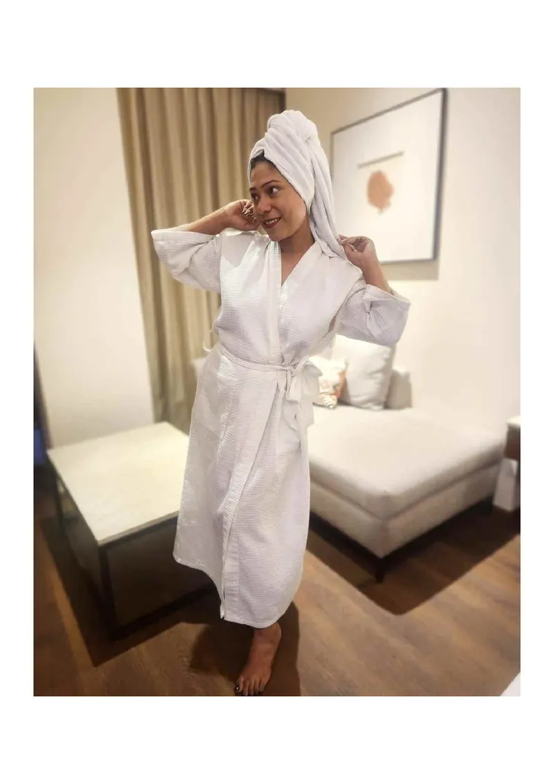 TAJ HOTEL RECEPTIONIST ROOPA AVAILABLE — photo 3