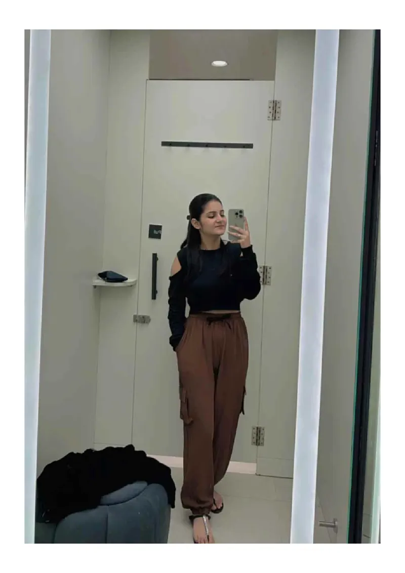 Book Young kashmiri girl Kushboo available for Hotel & Private Visits Book Young kashmiri girl Kushboo available escort Bangalore hotel